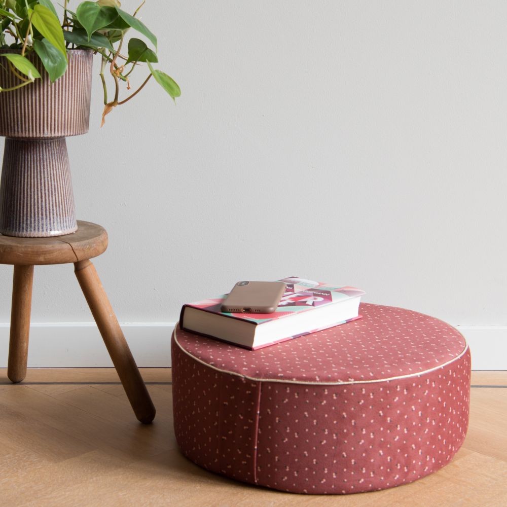 Firm pouf 2024