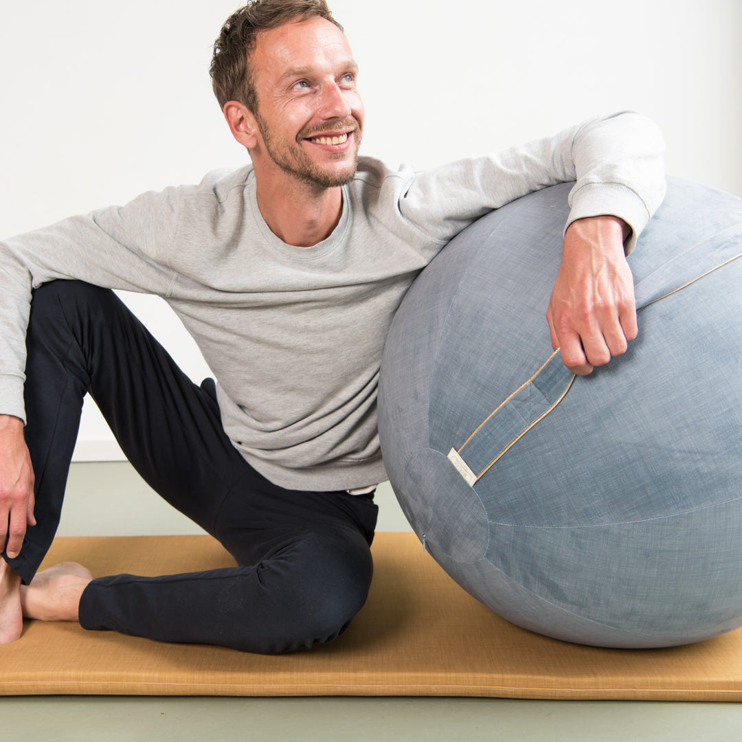 Exercise ball for online sitting at desk size